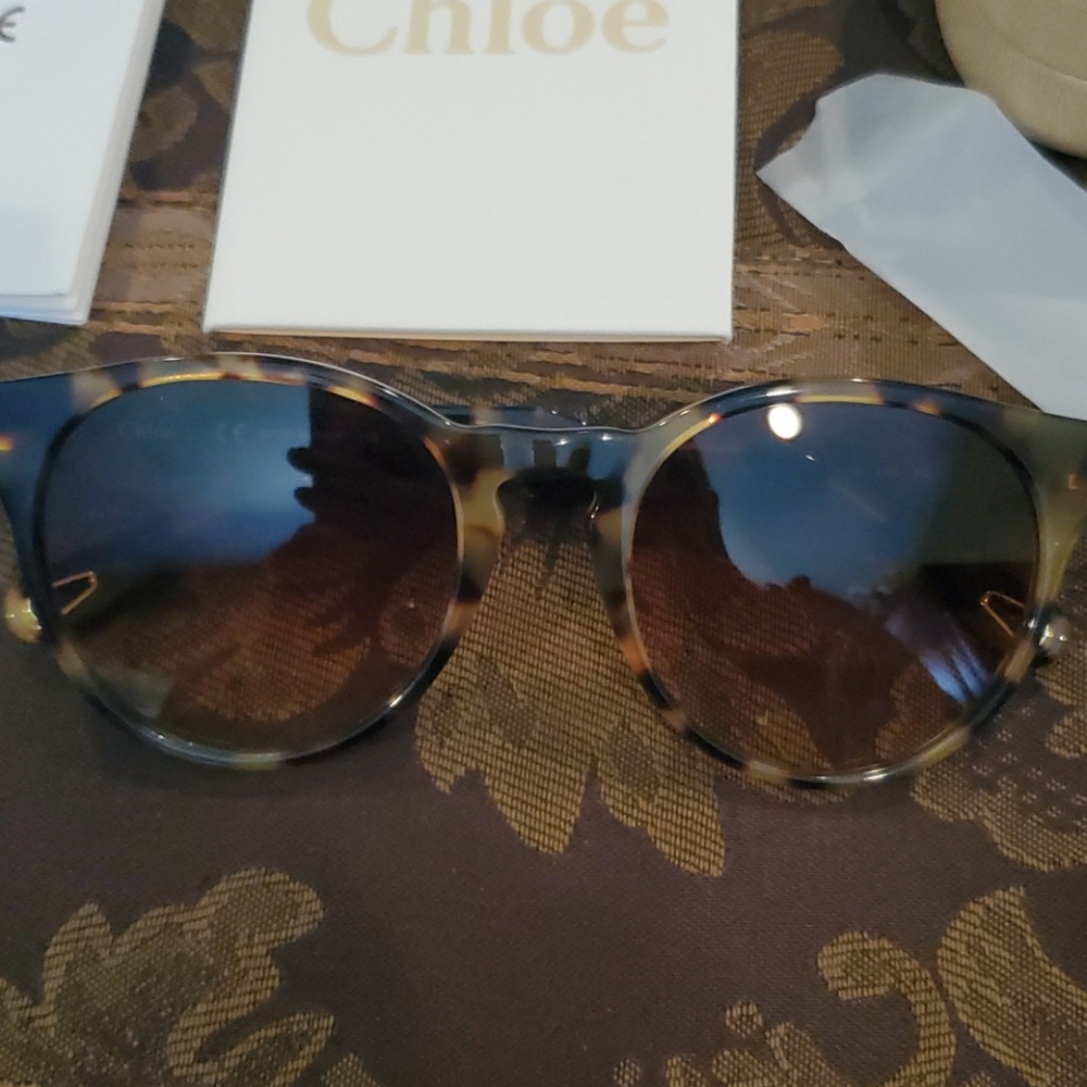 Chloe Host Pick Jan 2026 sunglasses from Chloe polarized - Picture 2 of 12